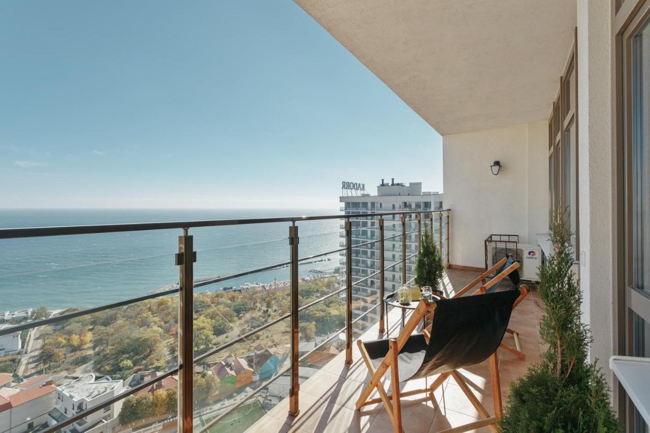 Sea & Sky Apartments Odesa Exterior photo